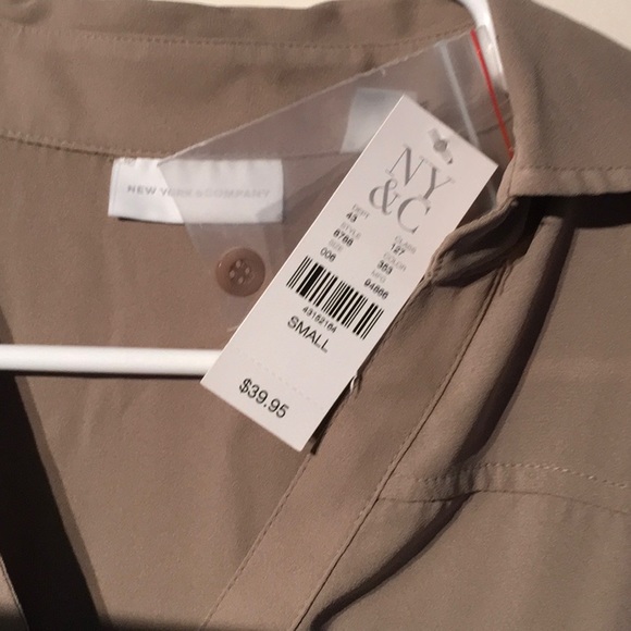 NWT New York & Company Tan Blouse Size S - Picture 2 of 11